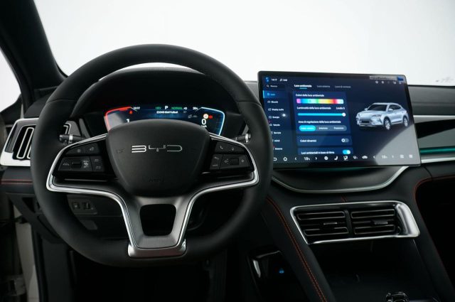 BYD Seal U usata, con Boardcomputer