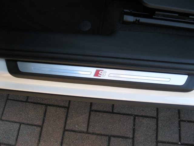 AUDI Q3 usata, con Volante in pelle