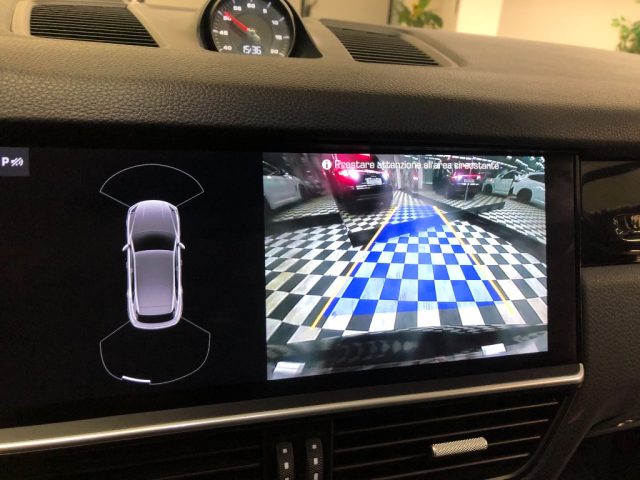 PORSCHE Cayenne usata, con Specchietti laterali elettrici
