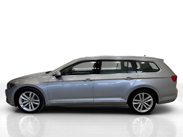 VOLKSWAGEN Passat Variant usata, con Airbag laterali
