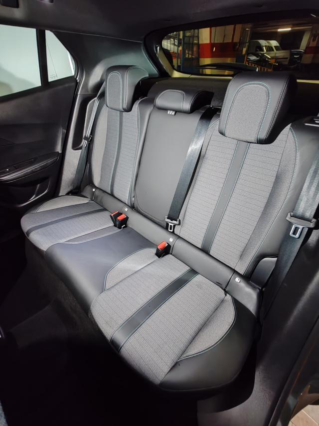 PEUGEOT 2008 usata, con Sistema di navigazione