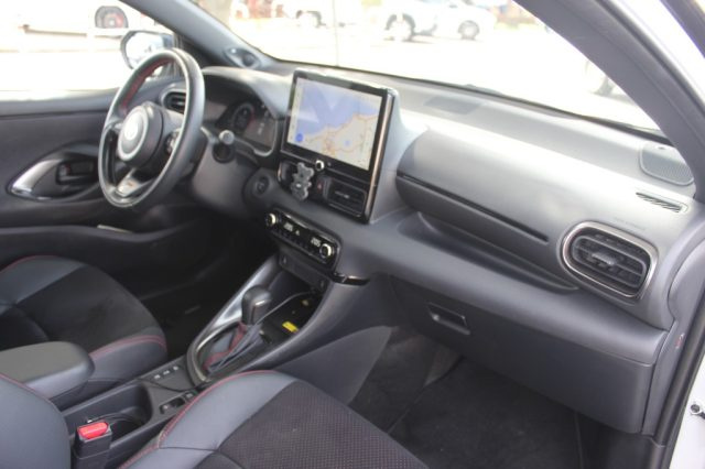 TOYOTA Yaris usata, con Cruise Control