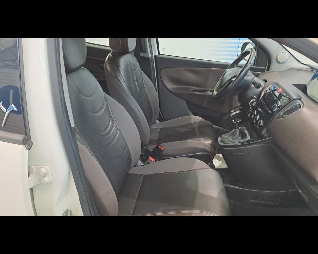 LANCIA Ypsilon usata 26