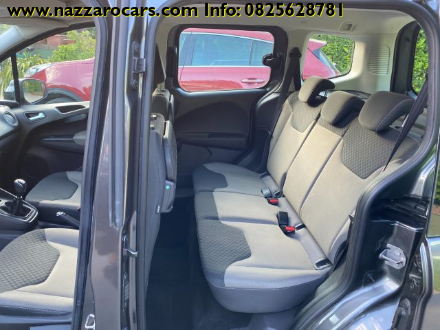 FORD Tourneo Courier usata, con Autoradio