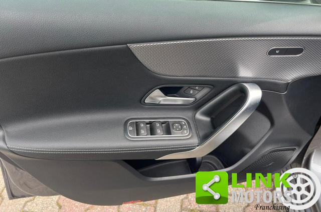 MERCEDES-BENZ A 200 usata, con Touch screen