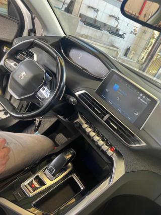 PEUGEOT 3008 usata, con Airbag laterali
