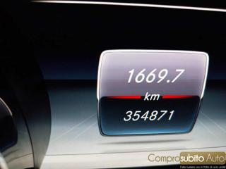 MERCEDES-BENZ E 220 usata 27