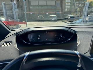 PEUGEOT 5008 usata, con Park Distance Control