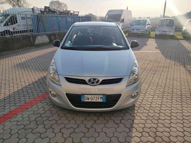 HYUNDAI i20 usata, con Climatizzatore
