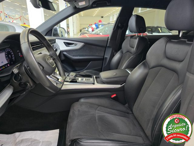 AUDI Q8 usata, con Volante in pelle