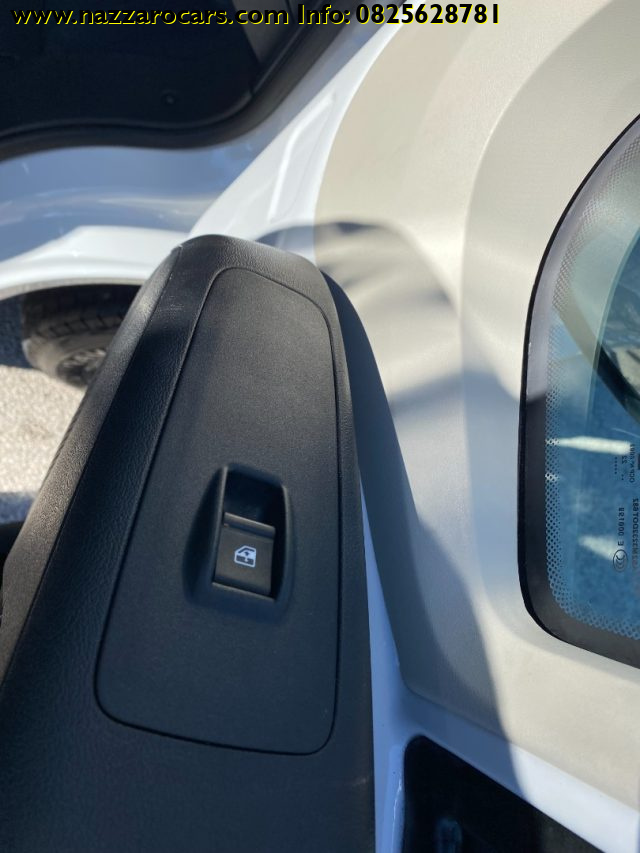 PEUGEOT Boxer usata, con Bluetooth