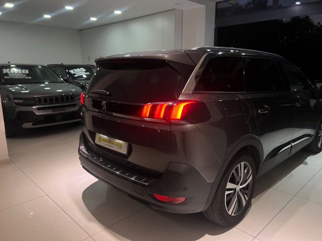 PEUGEOT 5008 usata, con Climatizzatore