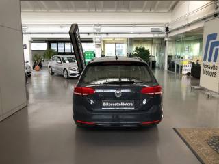 VOLKSWAGEN Passat Variant usata, con Alzacristalli elettrici