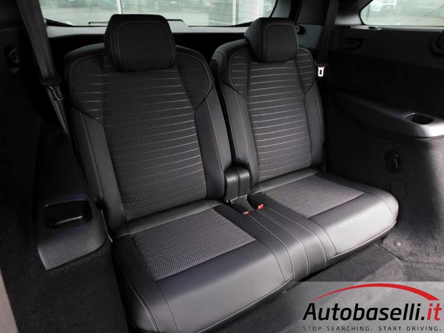 PEUGEOT 5008 usata, con USB