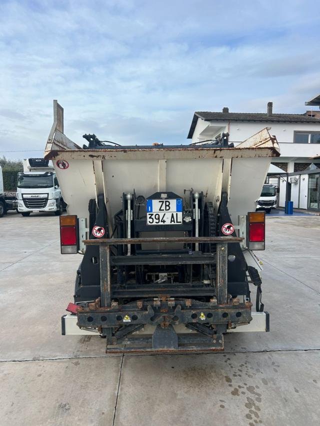 ISUZU M21 usata, con Autoradio