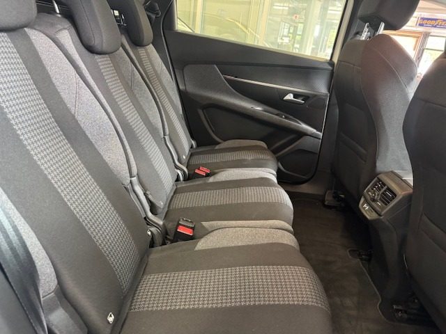 PEUGEOT 5008 usata, con Climatizzatore