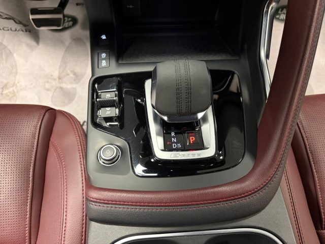 JAGUAR E-Pace usata, con Volante in pelle