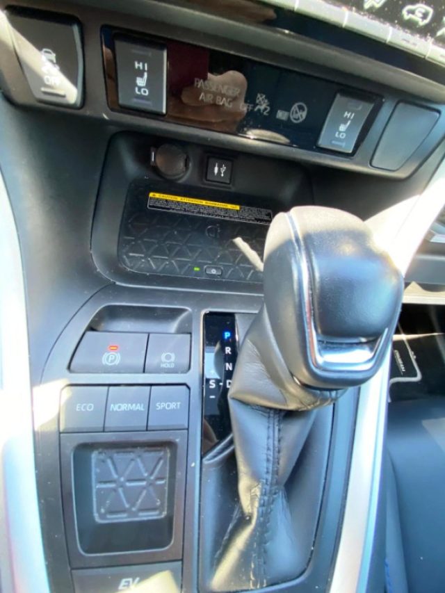TOYOTA RAV 4 MY23 usata, con Regolazione elettrica sedili