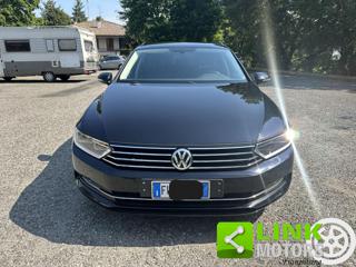 VOLKSWAGEN Passat Variant usata, con Airbag