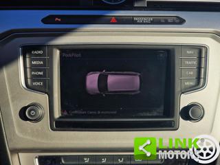 VOLKSWAGEN Passat Variant usata, con Volante in pelle