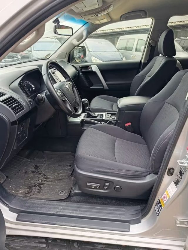 TOYOTA Land Cruiser usata, con Chiusura centralizzata