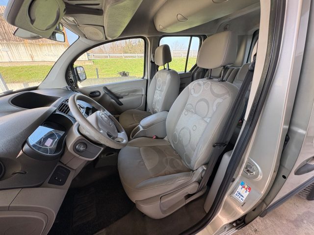 RENAULT Kangoo usata, con MP3