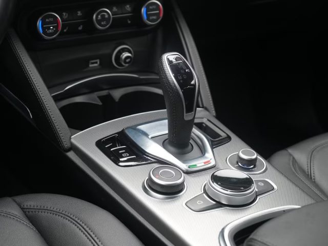 ALFA ROMEO Stelvio usata, con Cronologia tagliandi