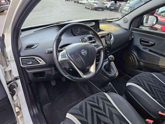 LANCIA Ypsilon usata, con ESP