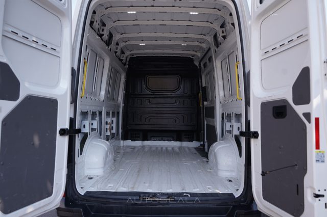 VOLKSWAGEN Crafter usata 19