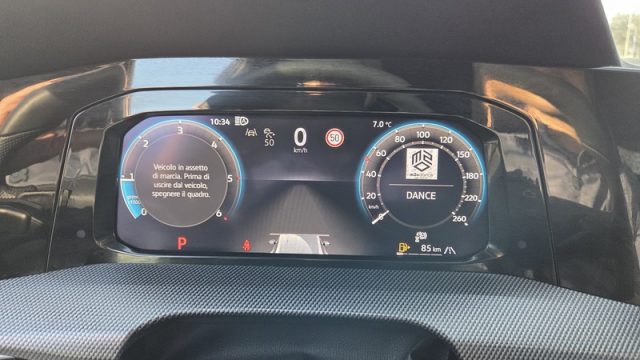 VOLKSWAGEN Golf usata, con Autoradio digitale