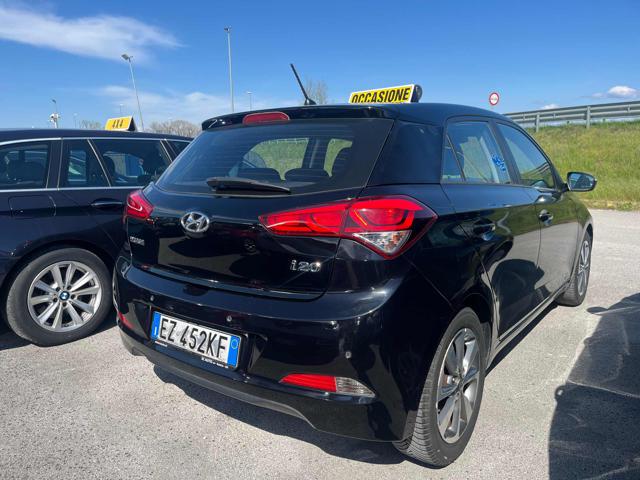 HYUNDAI i20 usata, con Airbag laterali