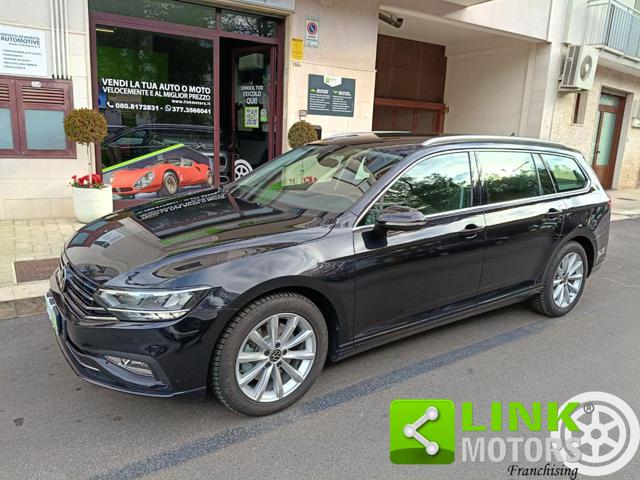VOLKSWAGEN Passat Variant usata, con Park Distance Control