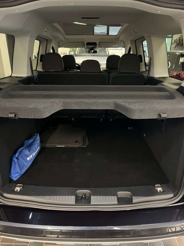 FORD Tourneo Connect usata, con Sedile posteriore sdoppiato