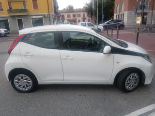 TOYOTA Aygo usata, con Autoradio
