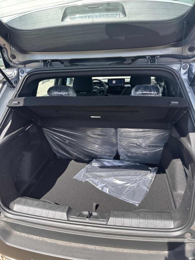 JEEP Avenger usata, con USB