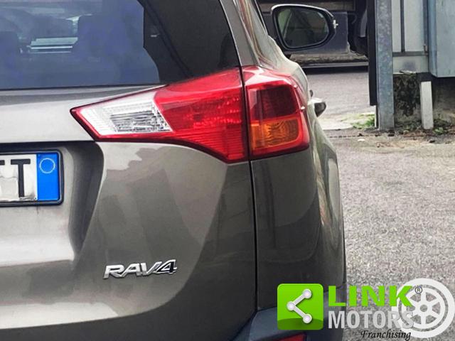 TOYOTA RAV 4 MY23 usata, con Autoradio