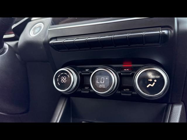 RENAULT Captur usata, con Volante in pelle