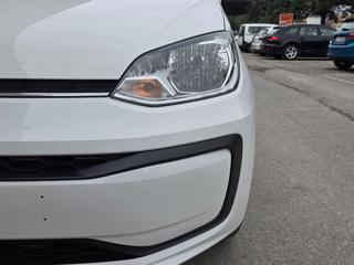 VOLKSWAGEN up! usata, con USB