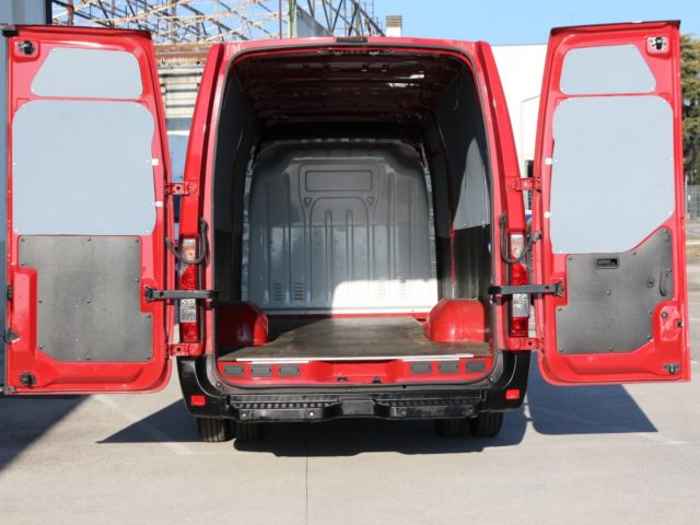 OPEL Movano usata, con Autoradio