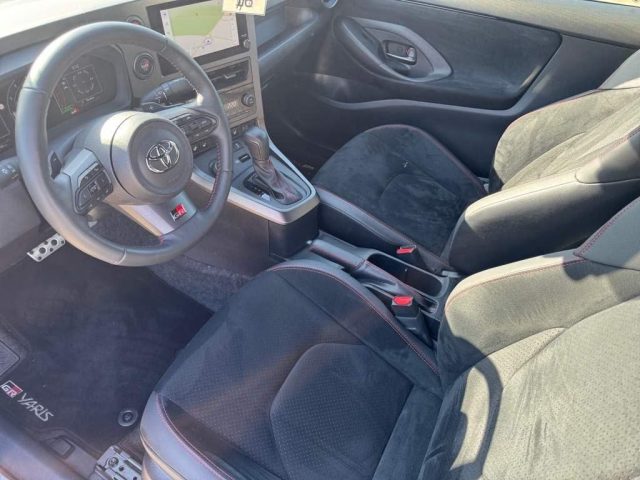 TOYOTA Yaris usata, con Controllo trazione