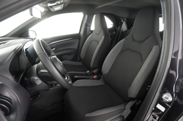 TOYOTA Aygo X usata 2