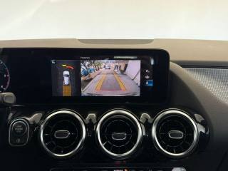 MERCEDES-BENZ GLA 200 usata, con Autoradio digitale