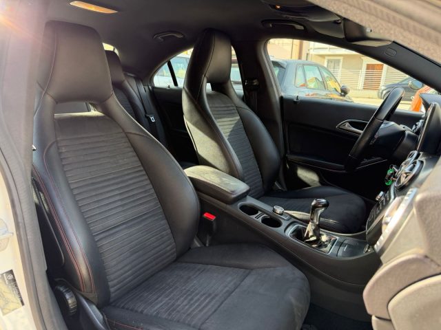 MERCEDES-BENZ CLA 200 usata, con Controllo automatico clima