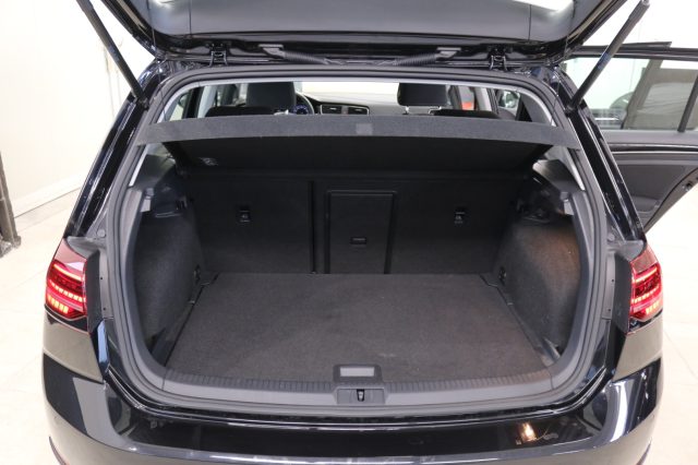 VOLKSWAGEN Golf usata, con Park Distance Control