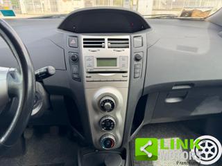 TOYOTA Yaris usata, con Servosterzo