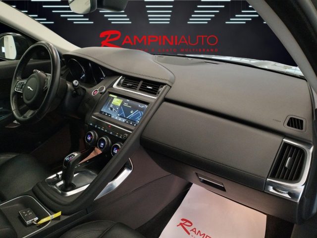 JAGUAR E-Pace usata, con Fari LED