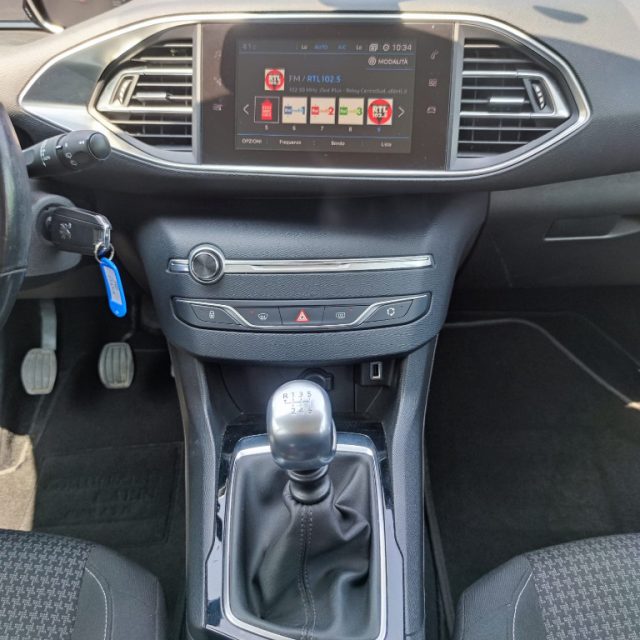 PEUGEOT 308 usata, con USB