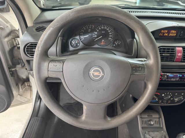 OPEL Corsa usata, con MP3
