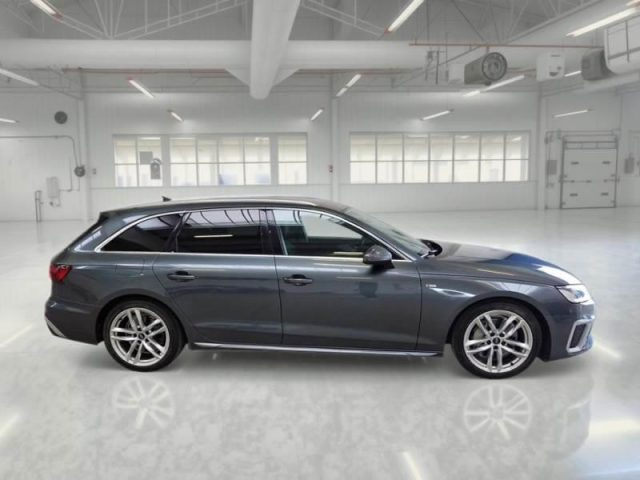 AUDI A4 usata, con Autoradio