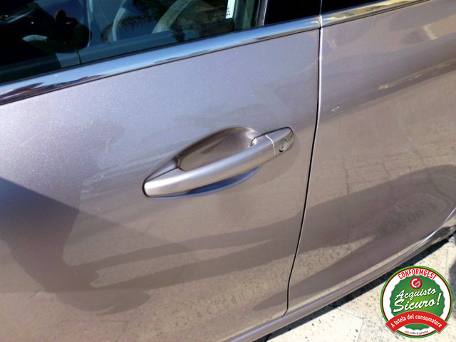 PEUGEOT 208 usata, con Specchietti laterali elettrici